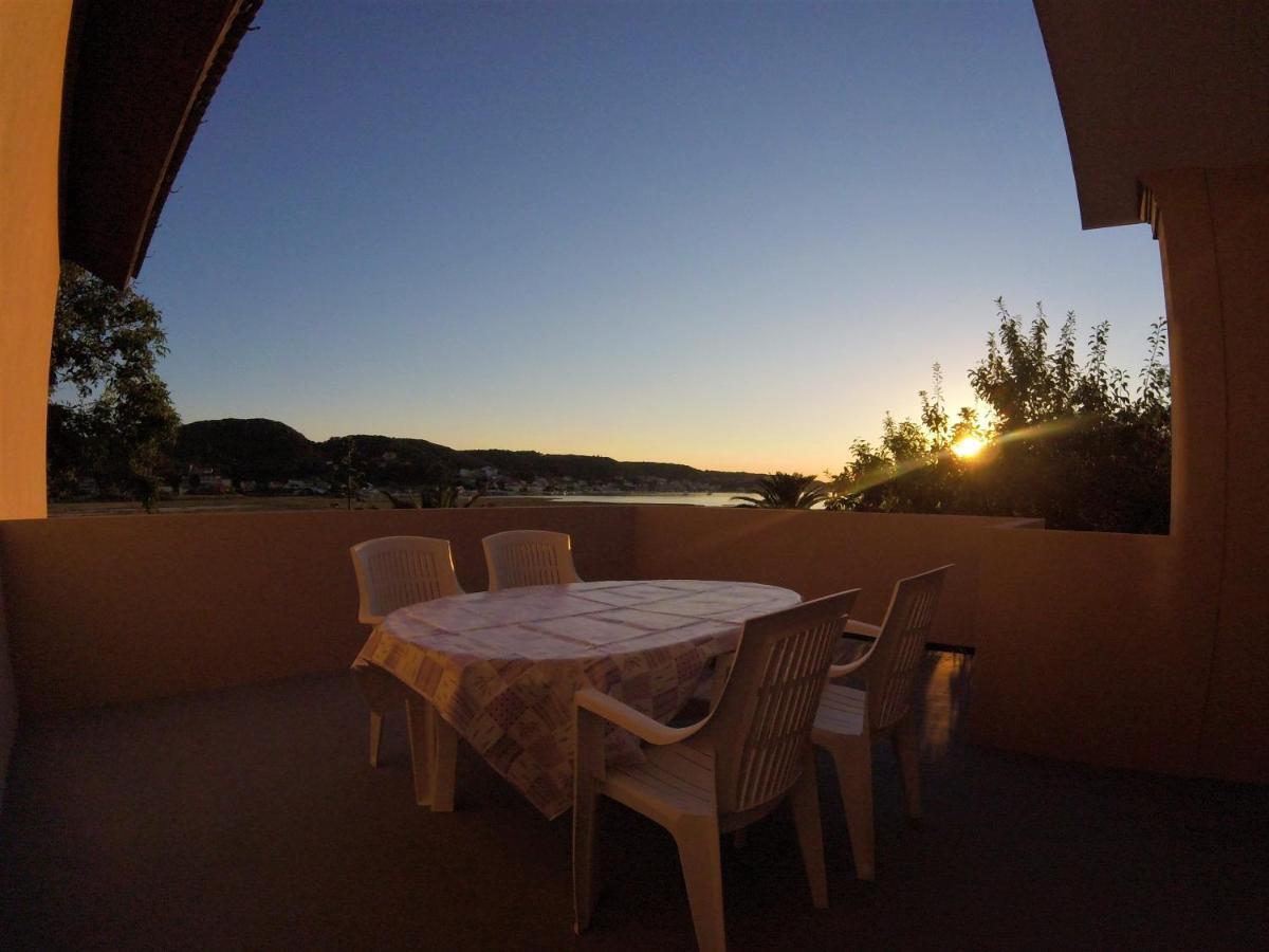 Apartmani Olivera 2 Супетарска-Драга Экстерьер фото